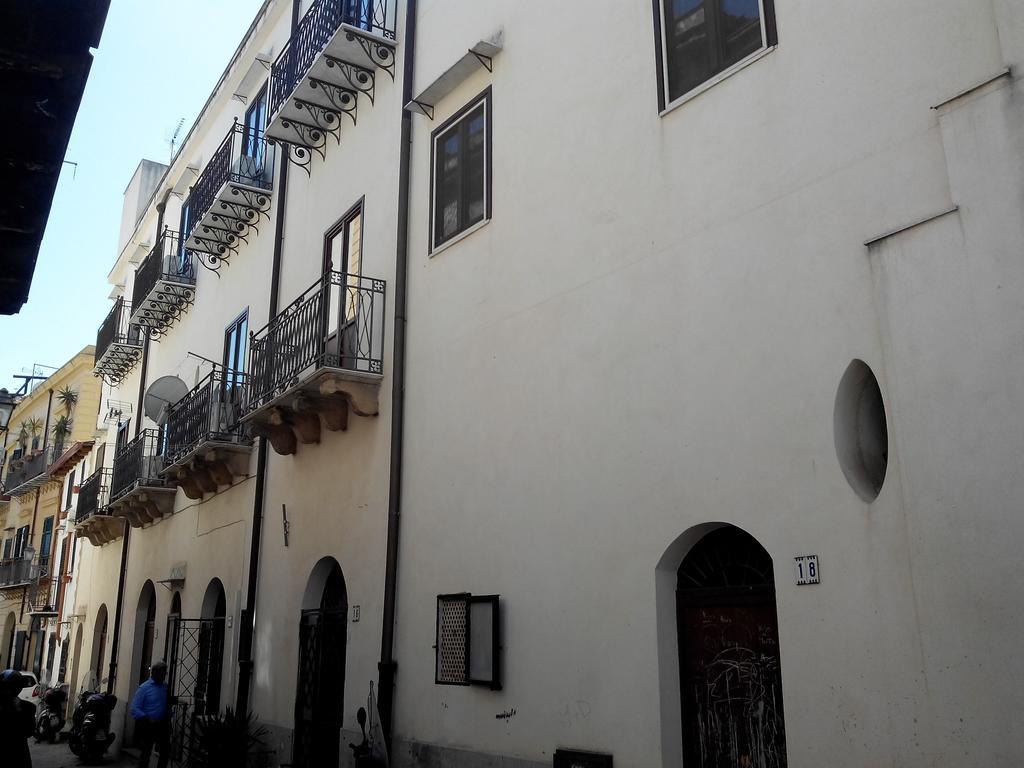 Little House Inside Capo'S Market Apartment Palermo Exterior photo