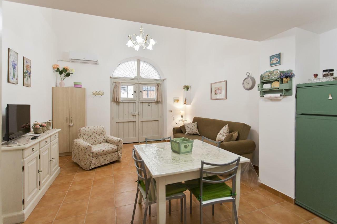 Little House Inside Capo'S Market Apartment Palermo Exterior photo