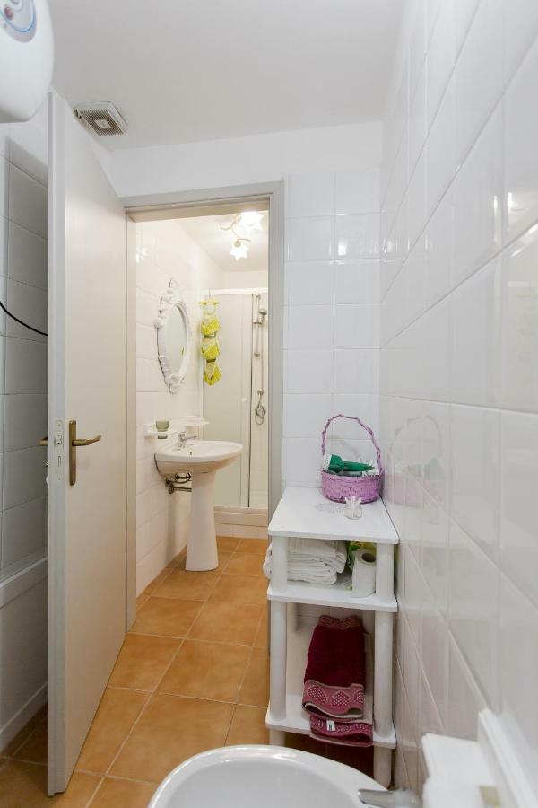Little House Inside Capo'S Market Apartment Palermo Exterior photo